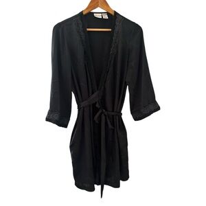 Madison Studio Intimates Womens Size Small Black Penny Lace Trim Robe